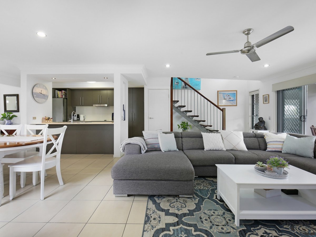 59 Venice Street, BURLEIGH WATERS - Image 1