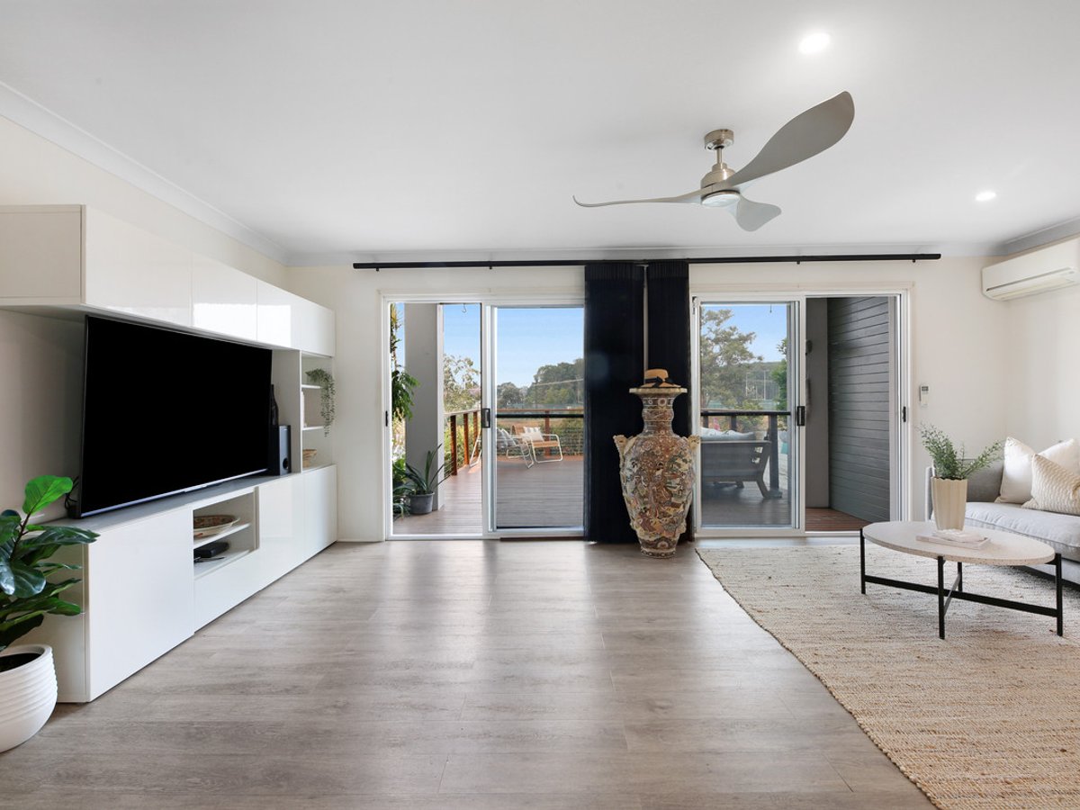 215 Cottesloe Drive, Mermaid Waters - Image 1