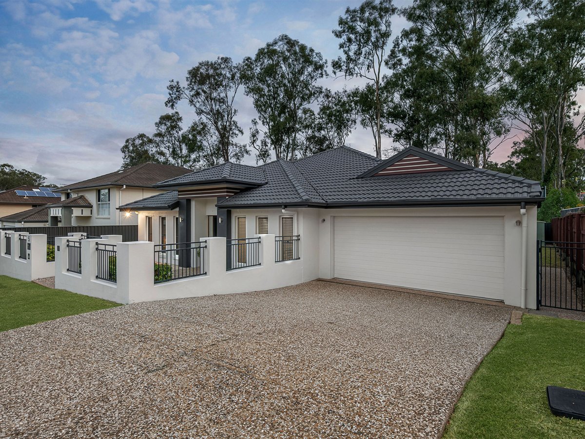 5 Silverbirch Place, BRIDGEMAN DOWNS - Image 1