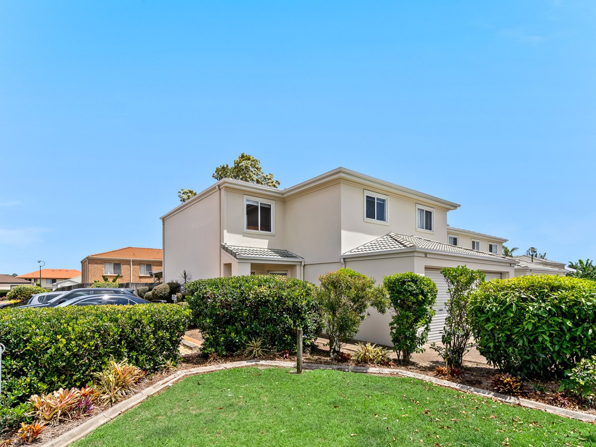 12 Peter Court, SUNNYBANK HILLS - Image 1