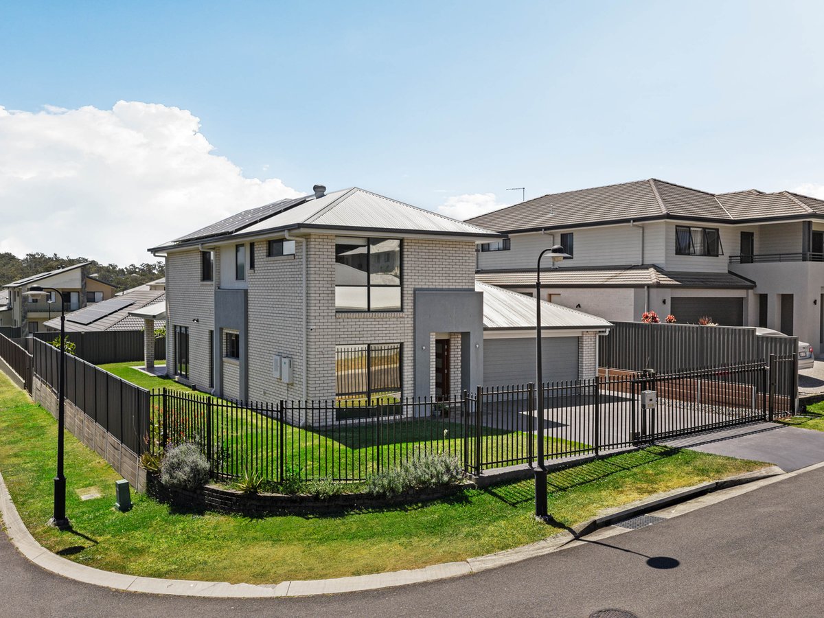 13 Racemosa Street, KARAWATHA - Image 1