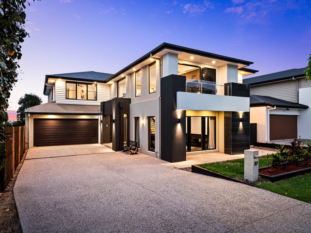 37 Major Drive, ROCHEDALE - Image 1