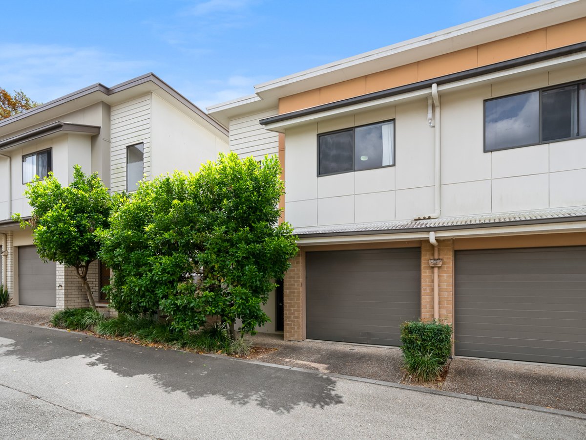 88 Candytuft Place, CALAMVALE - Image 1