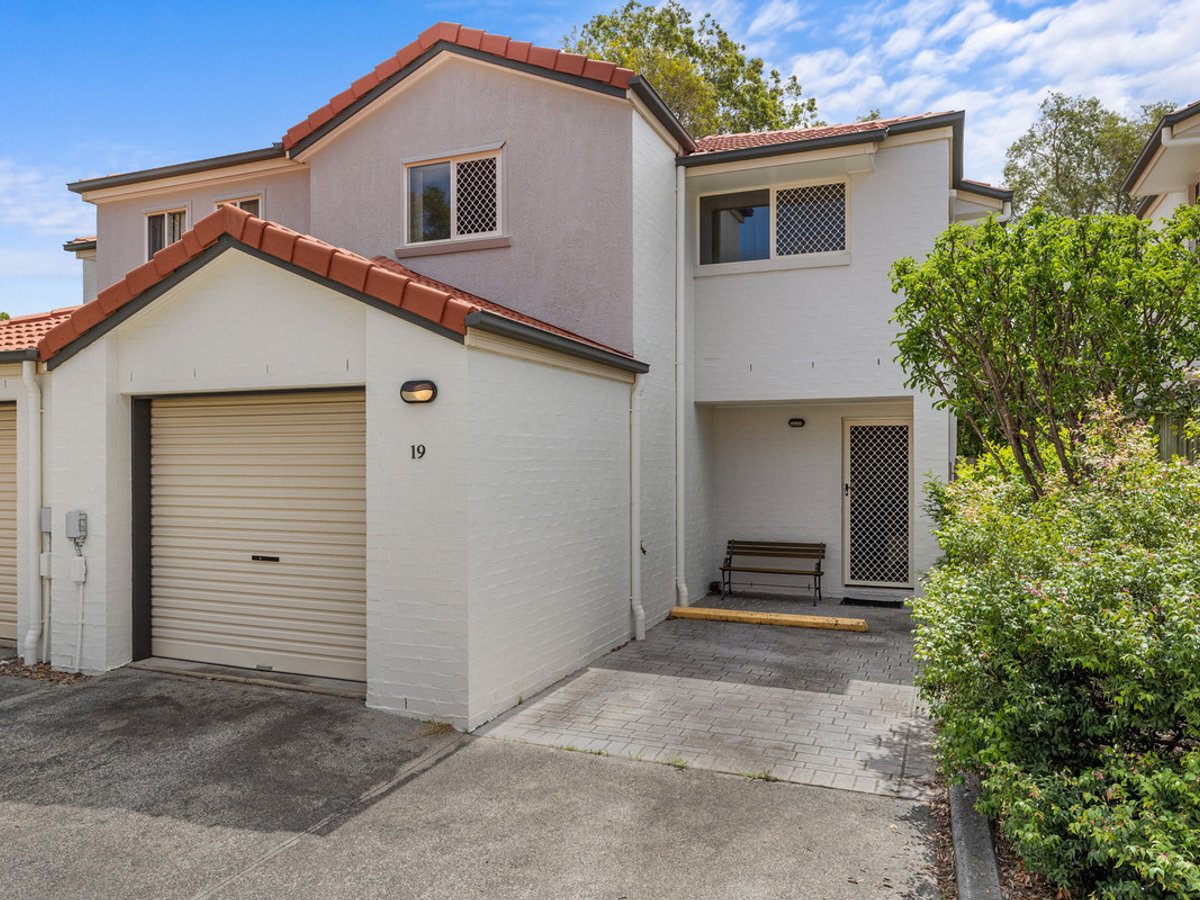 30 Federation Street, WYNNUM WEST - Image 1