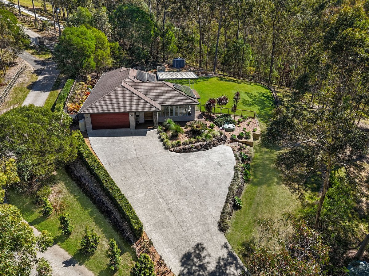 67 Nathanvale Drive, MOUNT NATHAN - Image 1
