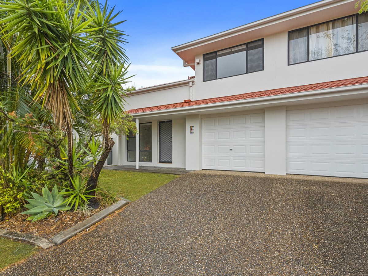 2 Gentian Drive, ARUNDEL - Image 1