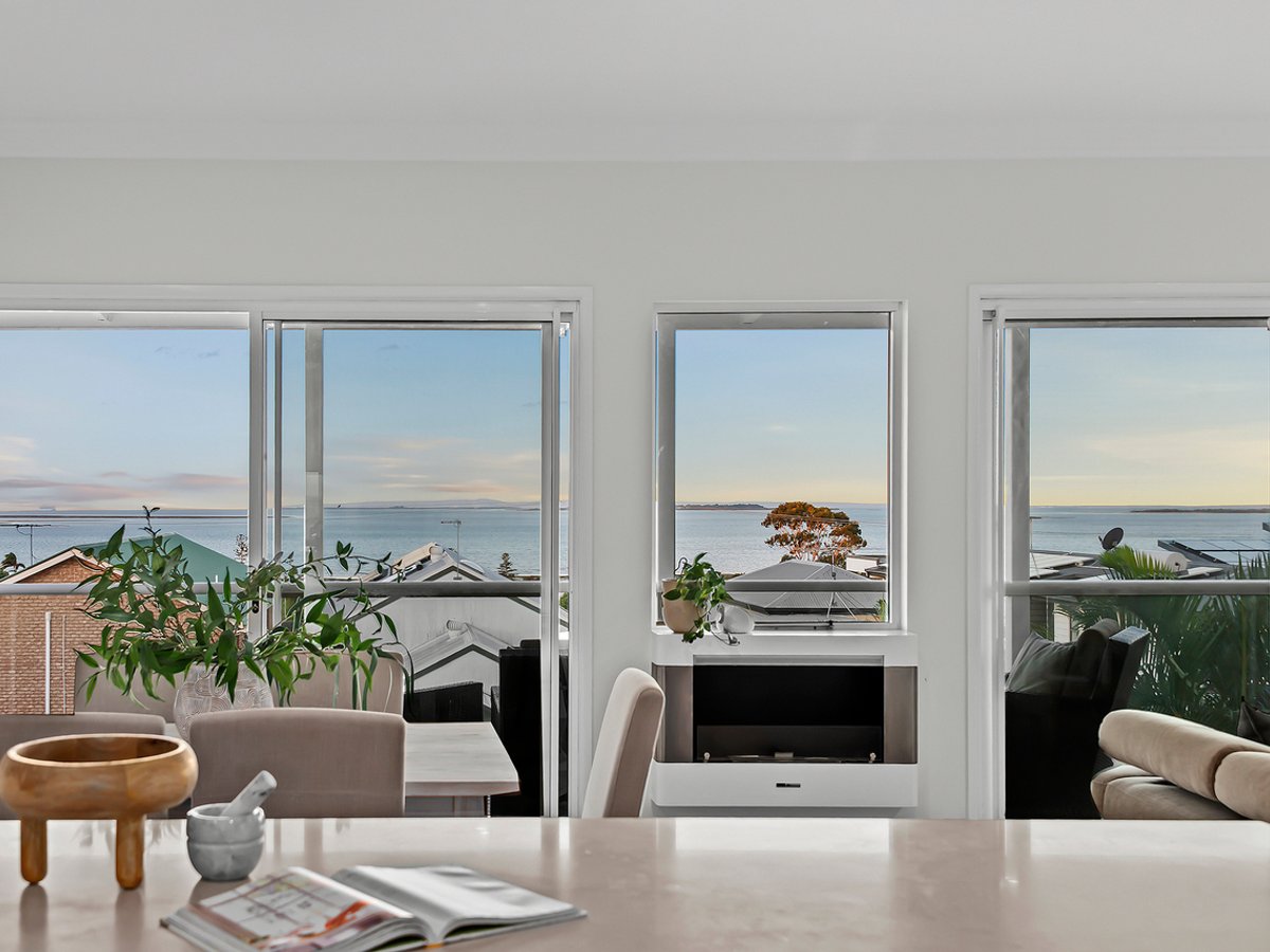 12 Melville Terrace, WYNNUM - Image 1