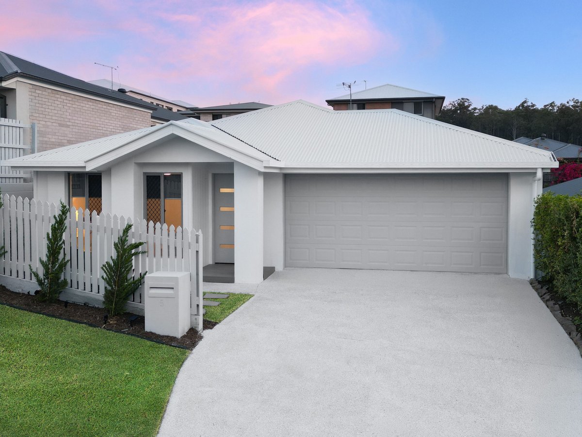 5 Broadaxe Street, SPRING MOUNTAIN - Image 1