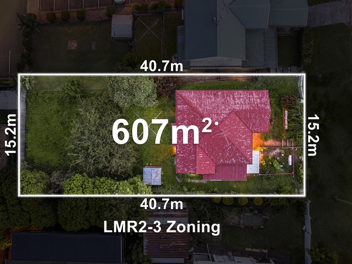 6 Miriam Street, HOLLAND PARK WEST - Image 1