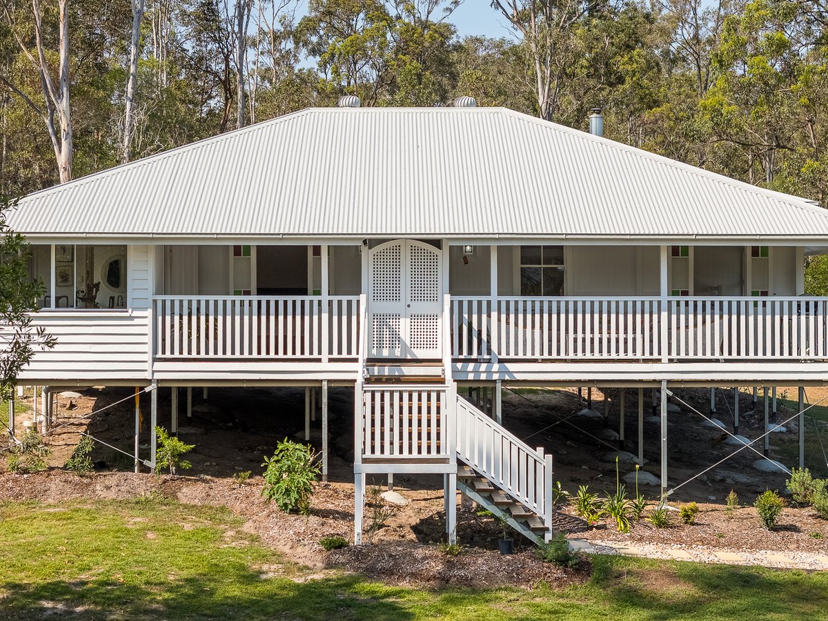 15 Westbourne Drive, Wights Mountain - Image 1