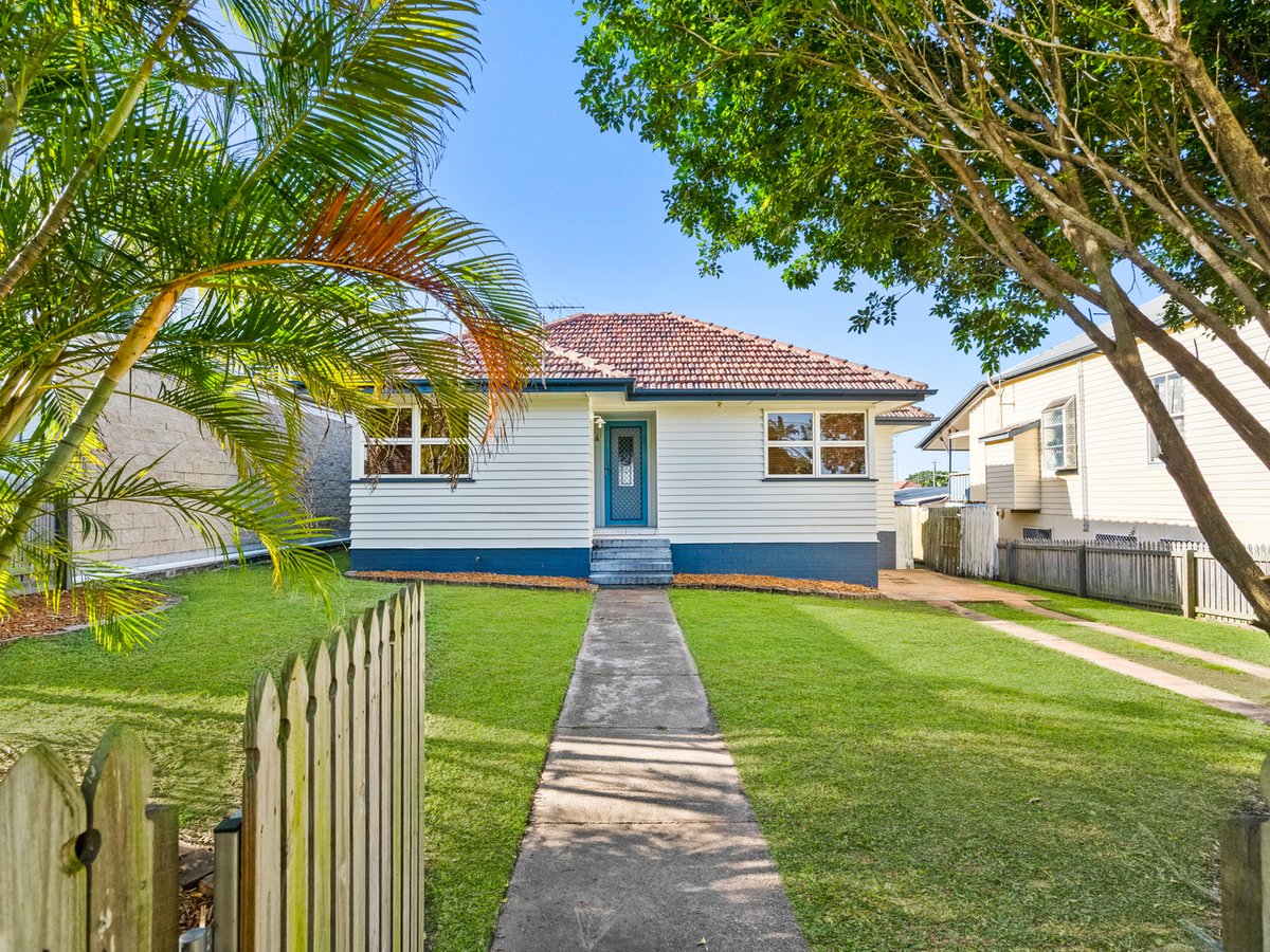 41 Adam Street, WYNNUM - Image 1