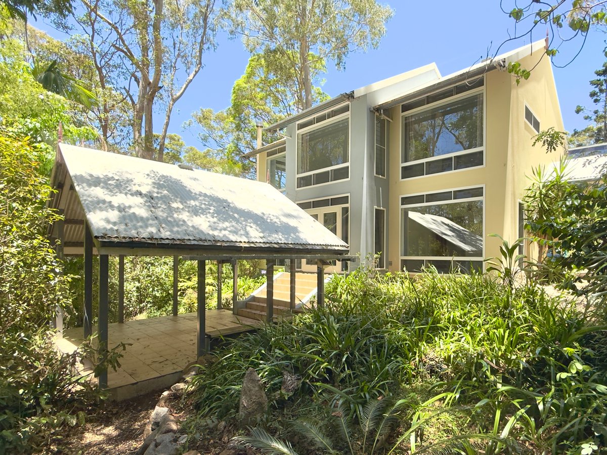 12 Benson Road, Mount Nebo - Image 1