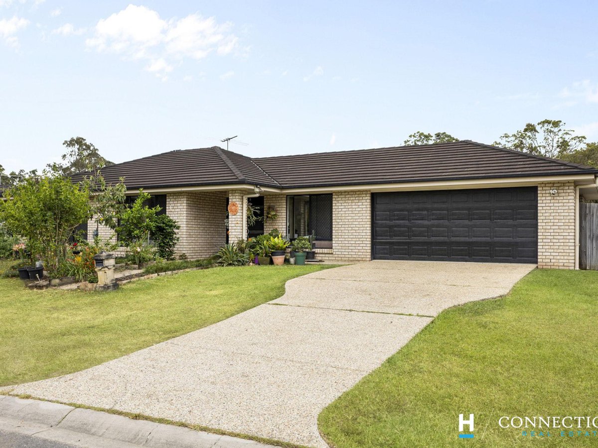 4 Brigalow Court, MORAYFIELD - Image 1