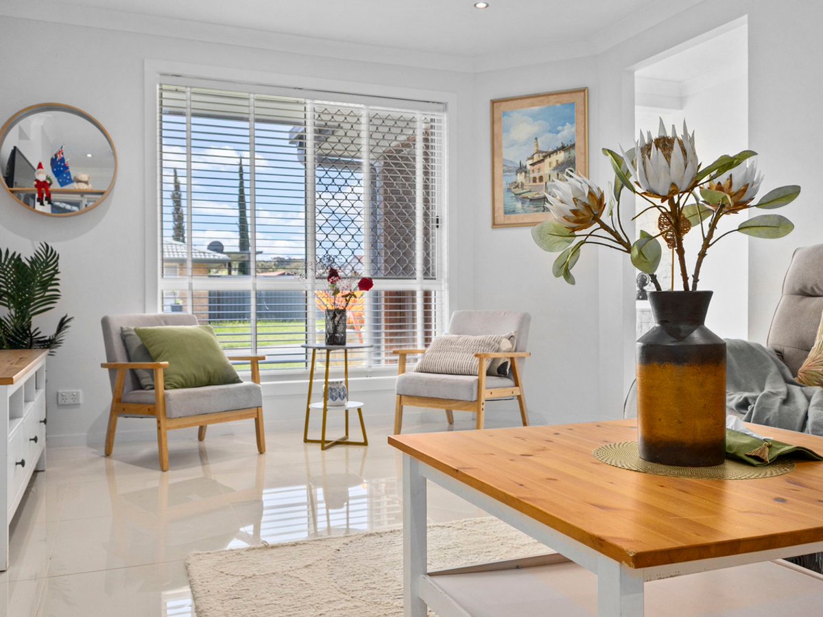 5 Lewis Place, CALAMVALE - Image 1