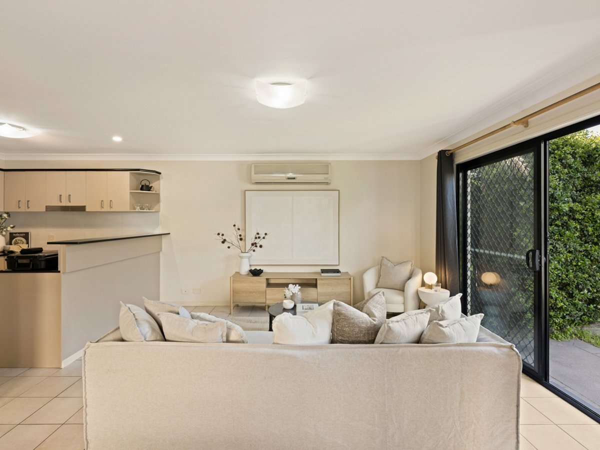 30 Collier Street, STAFFORD - Image 1