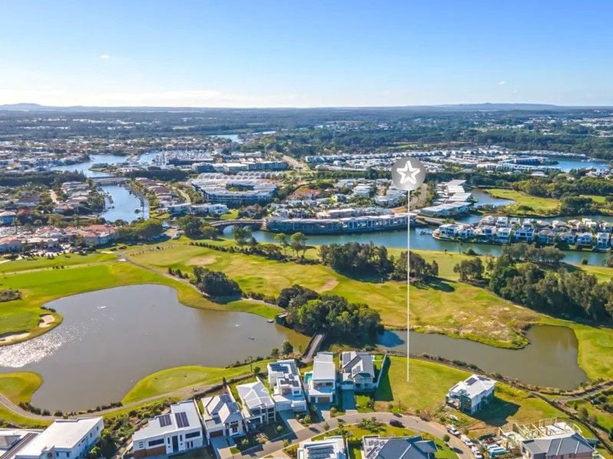 9207 Peter Senior Drive, Hope Island - Image 1