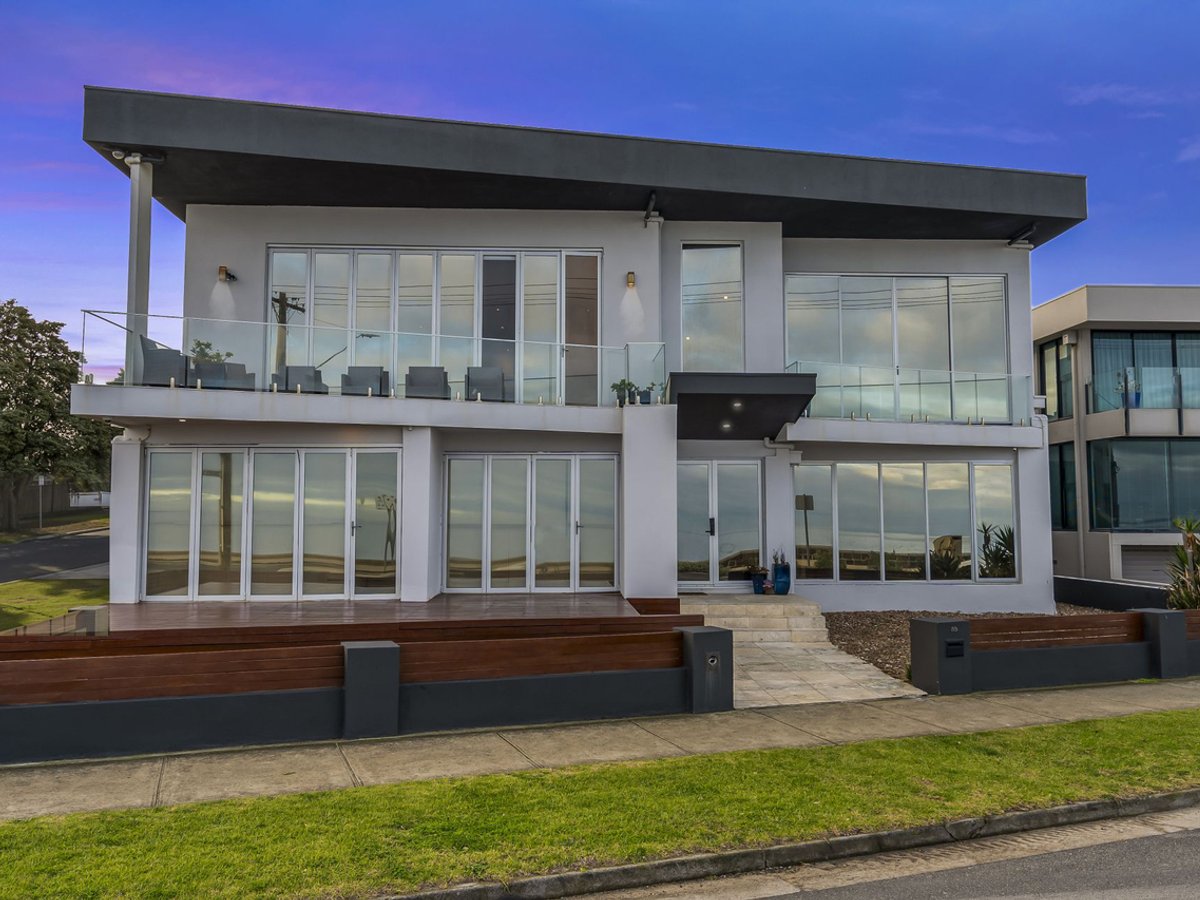 85 Esplanade, Altona - Image 1