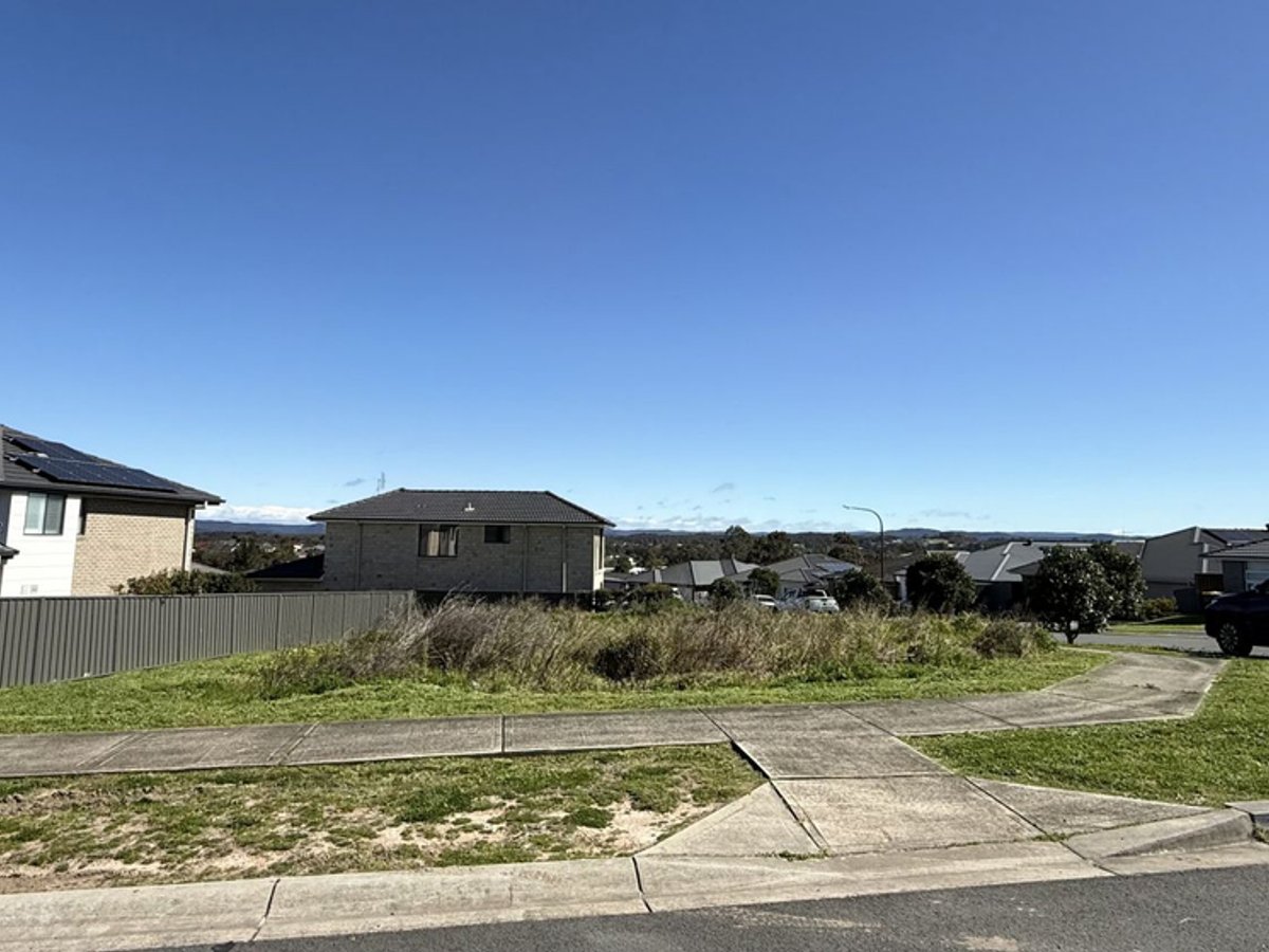 8 Freesia Way, Hamlyn Terrace - Image 1