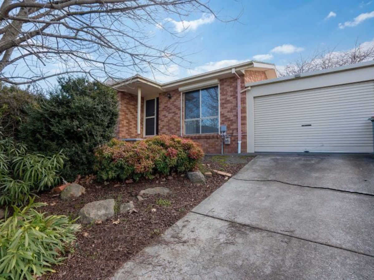 17 Newlop Street, Ngunnawal - Image 1