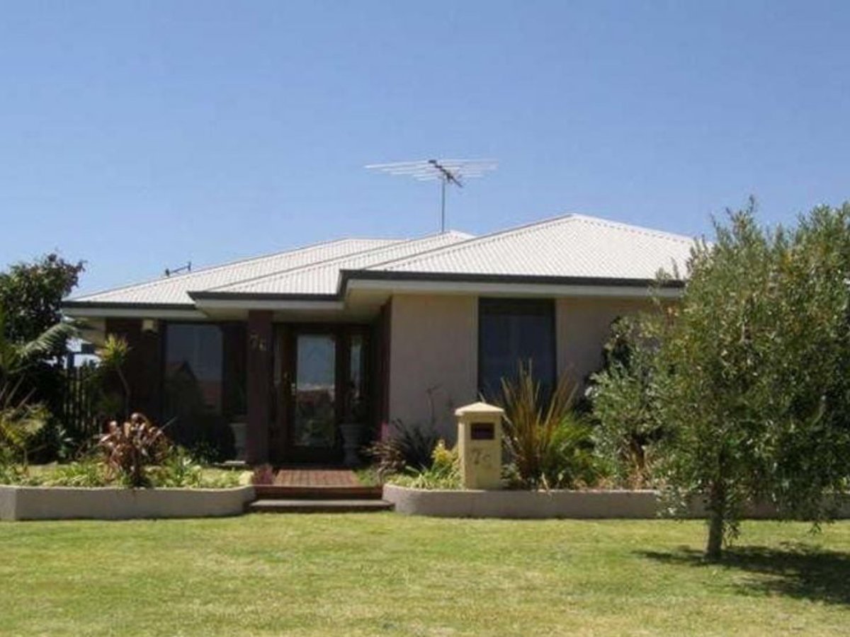 76 Fisher Street, Rockingham - Image 1