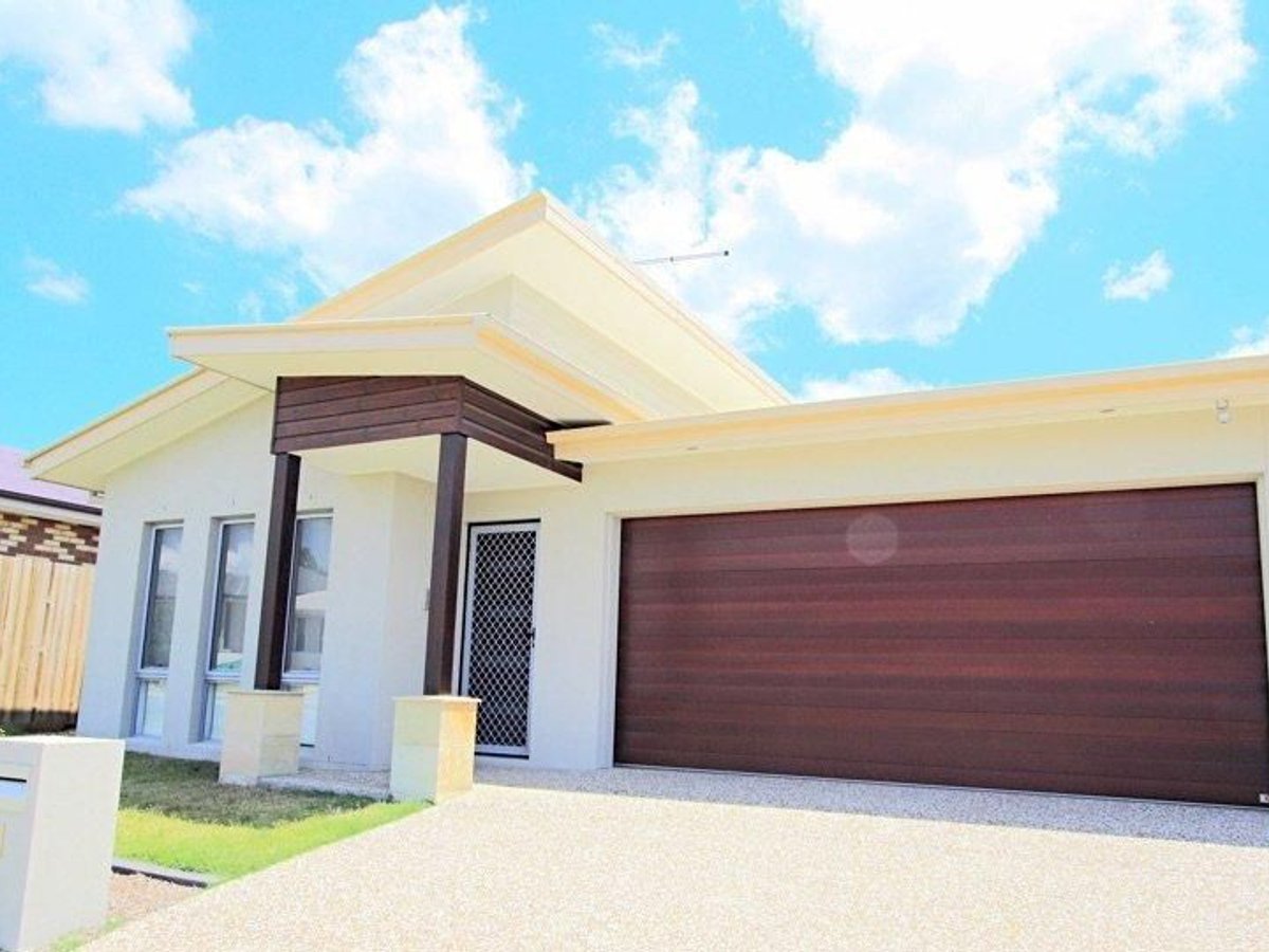 71 Cobblestone Avenue, LOGAN RESERVE - Image 1