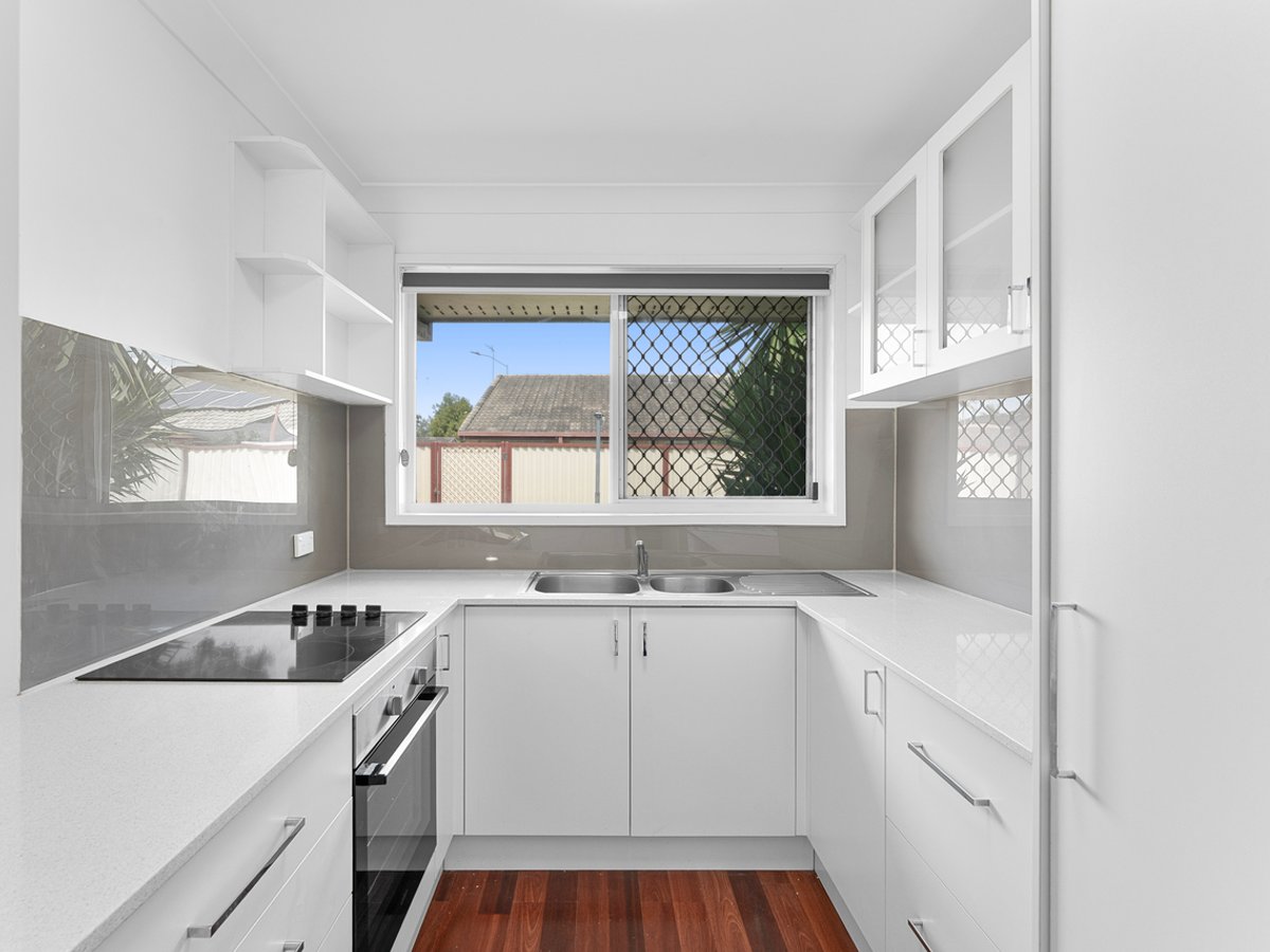 128 Benowa Road, SOUTHPORT - Image 1