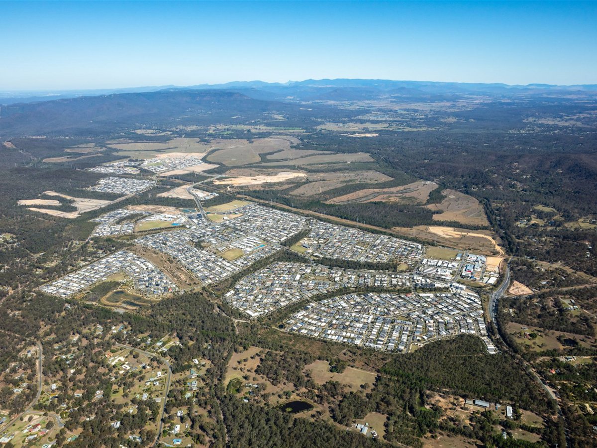 2 Loganview Road N, LOGAN RESERVE - Image 1