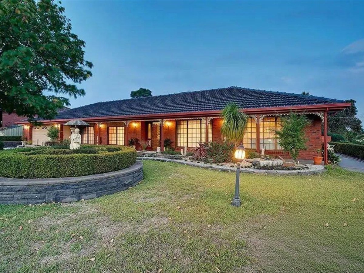 5 Fleetwood Drive, GREENVALE - Image 1