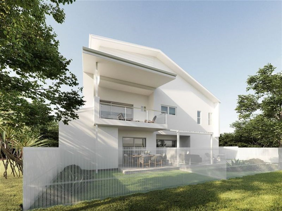 7 Victoria Street, CLAYFIELD - Image 1