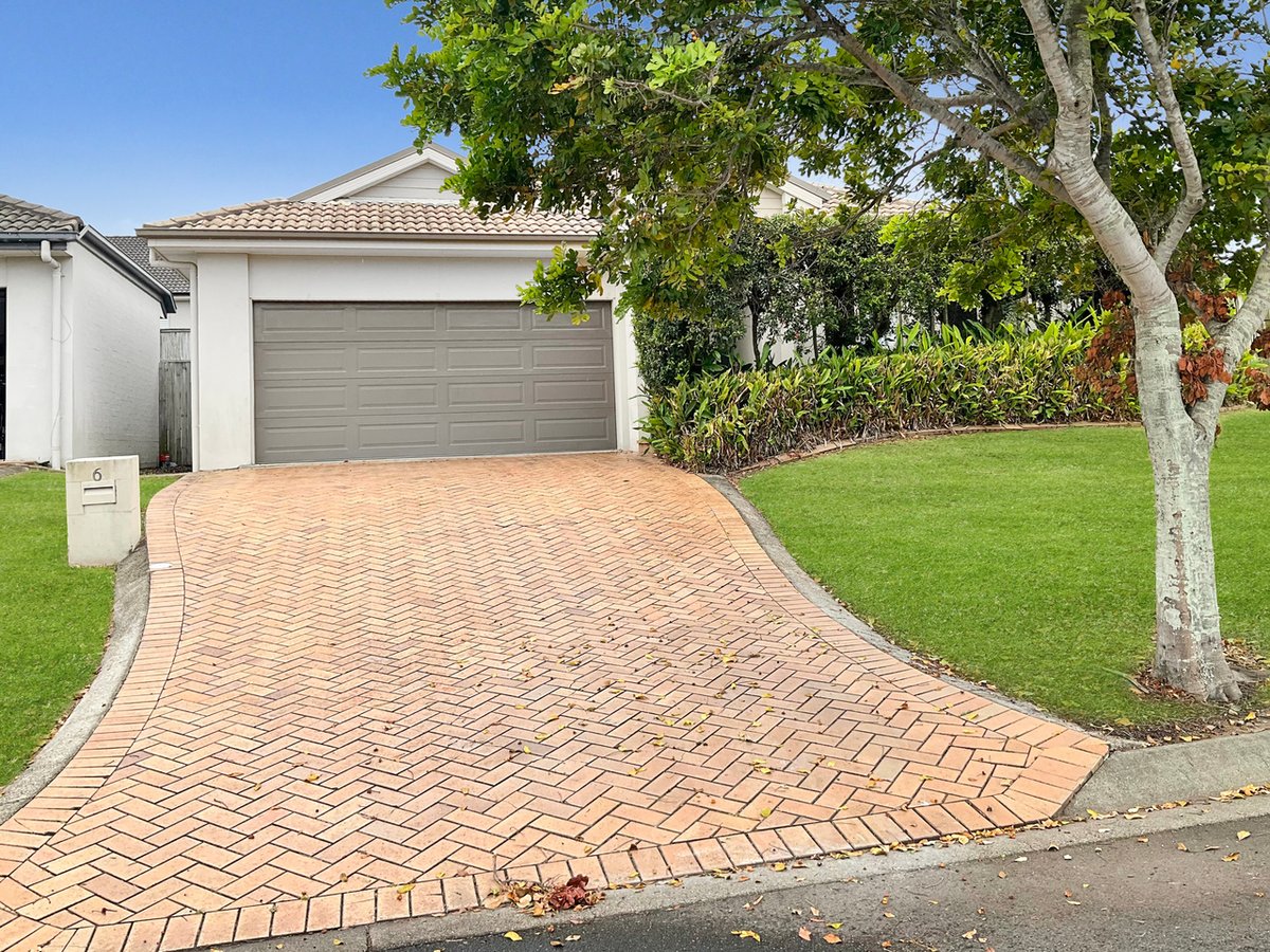 6 AVALON Place, UPPER KEDRON - Image 1