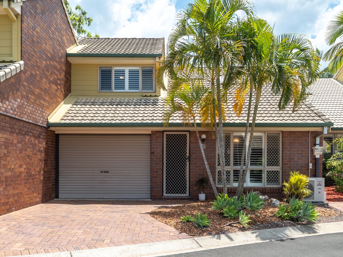 9 Leslie Street, ARANA HILLS - Image 1