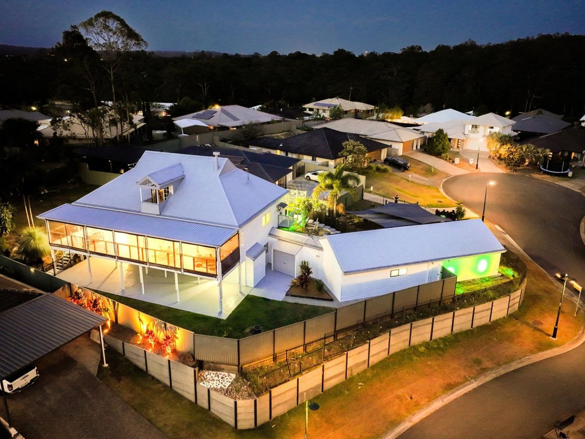 2 Carmel Close, Gilston - Image 1