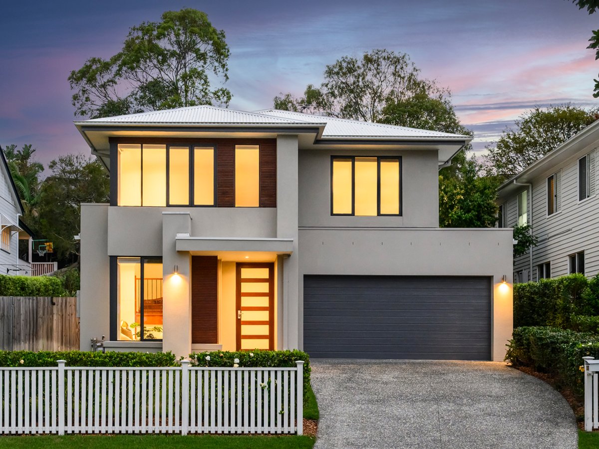 37 Panorama Street, ASHGROVE - Image 1