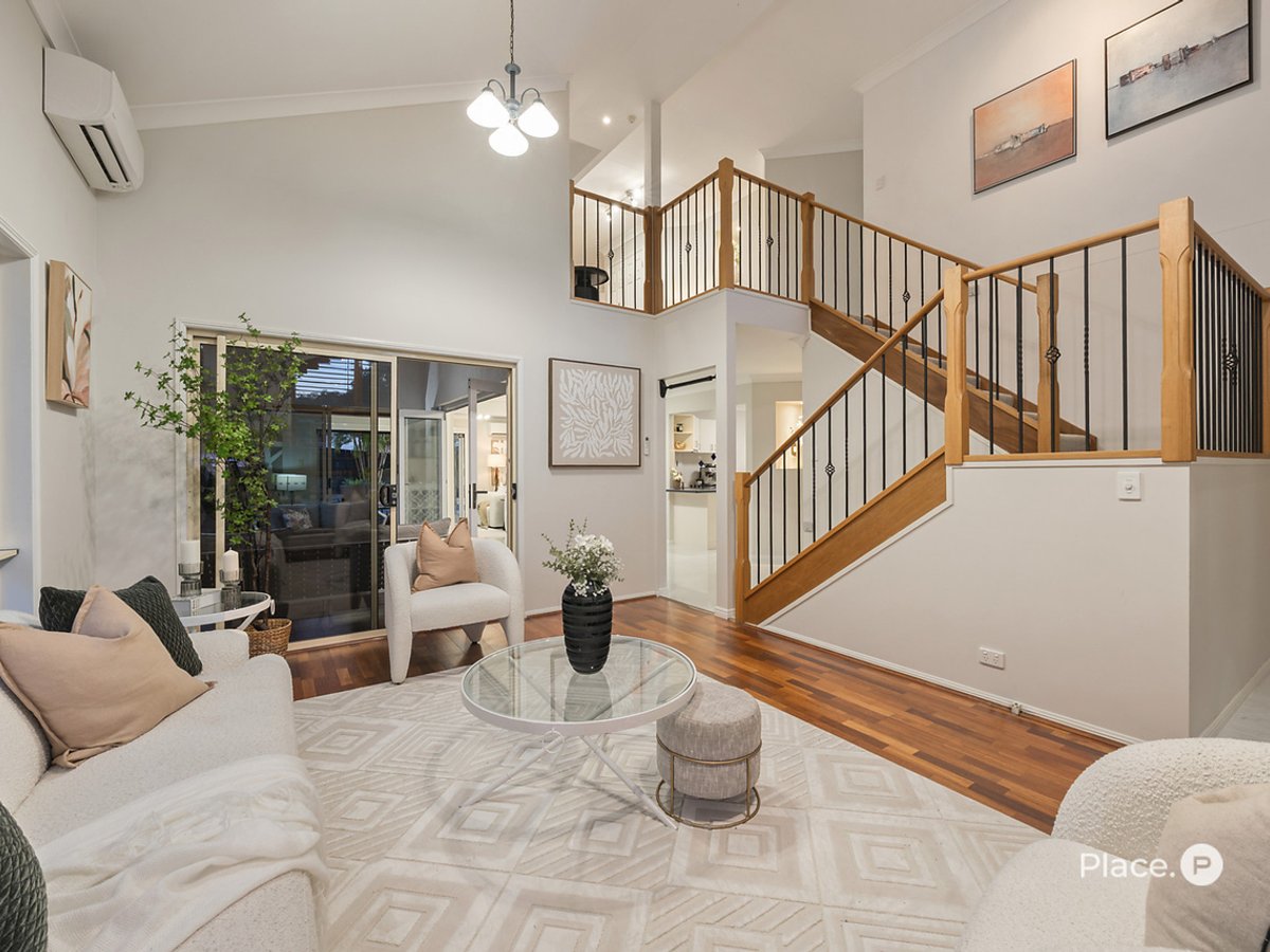 40 Clearmount Crescent, Carindale - Image 1