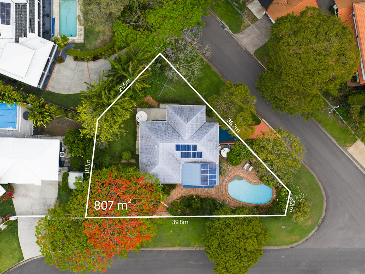 54 Octantis Street, Coorparoo - Image 1