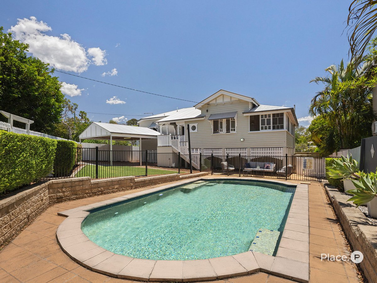 83 Bowman Parade, Bardon - Image 1