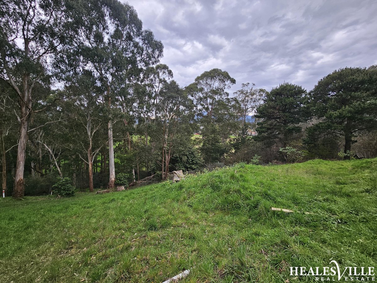 2 Pollard Parade, HEALESVILLE - Image 1