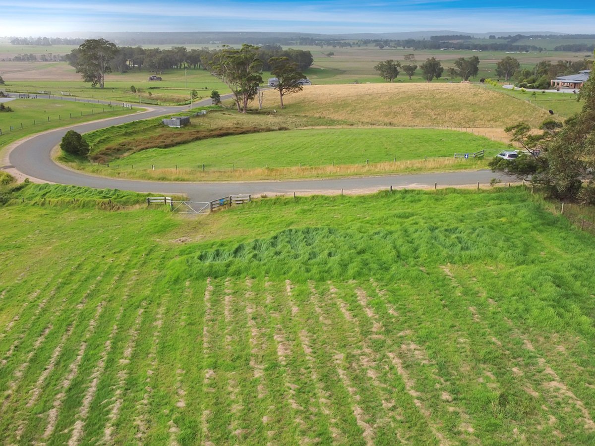 6 Hope Court, ORBOST - Image 1