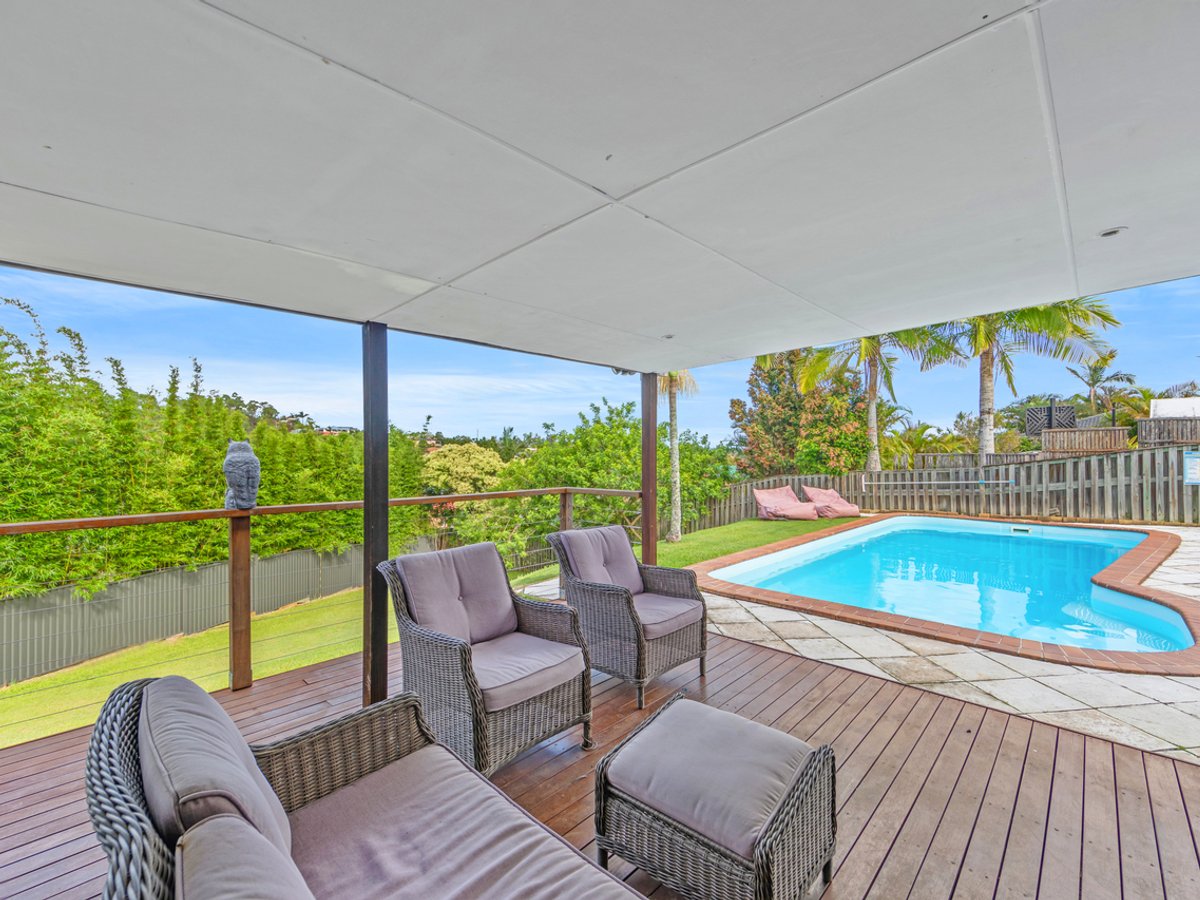 5 Flint Court, PACIFIC PINES - Image 1