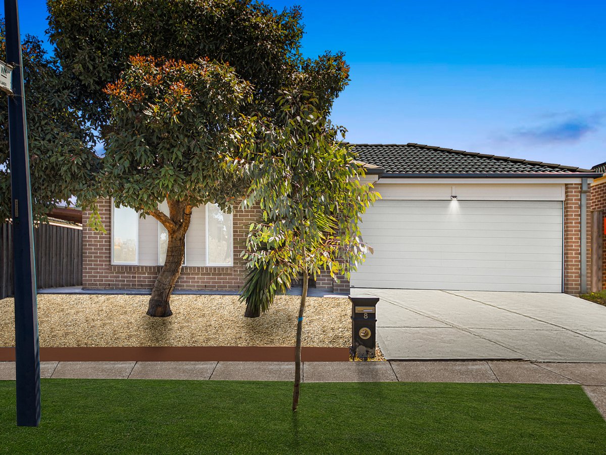8 Kanto Court, MANOR LAKES - Image 1