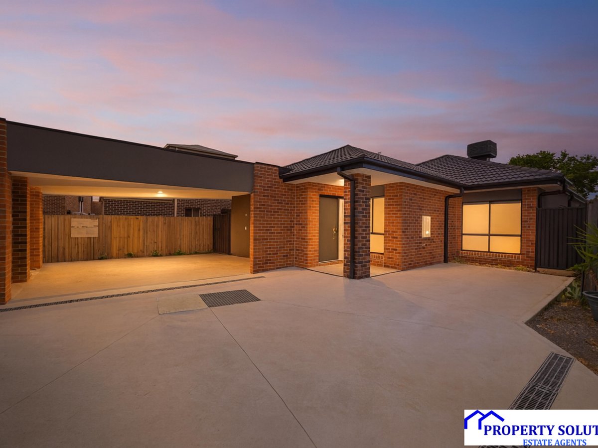 18 James Street, PAKENHAM - Image 1