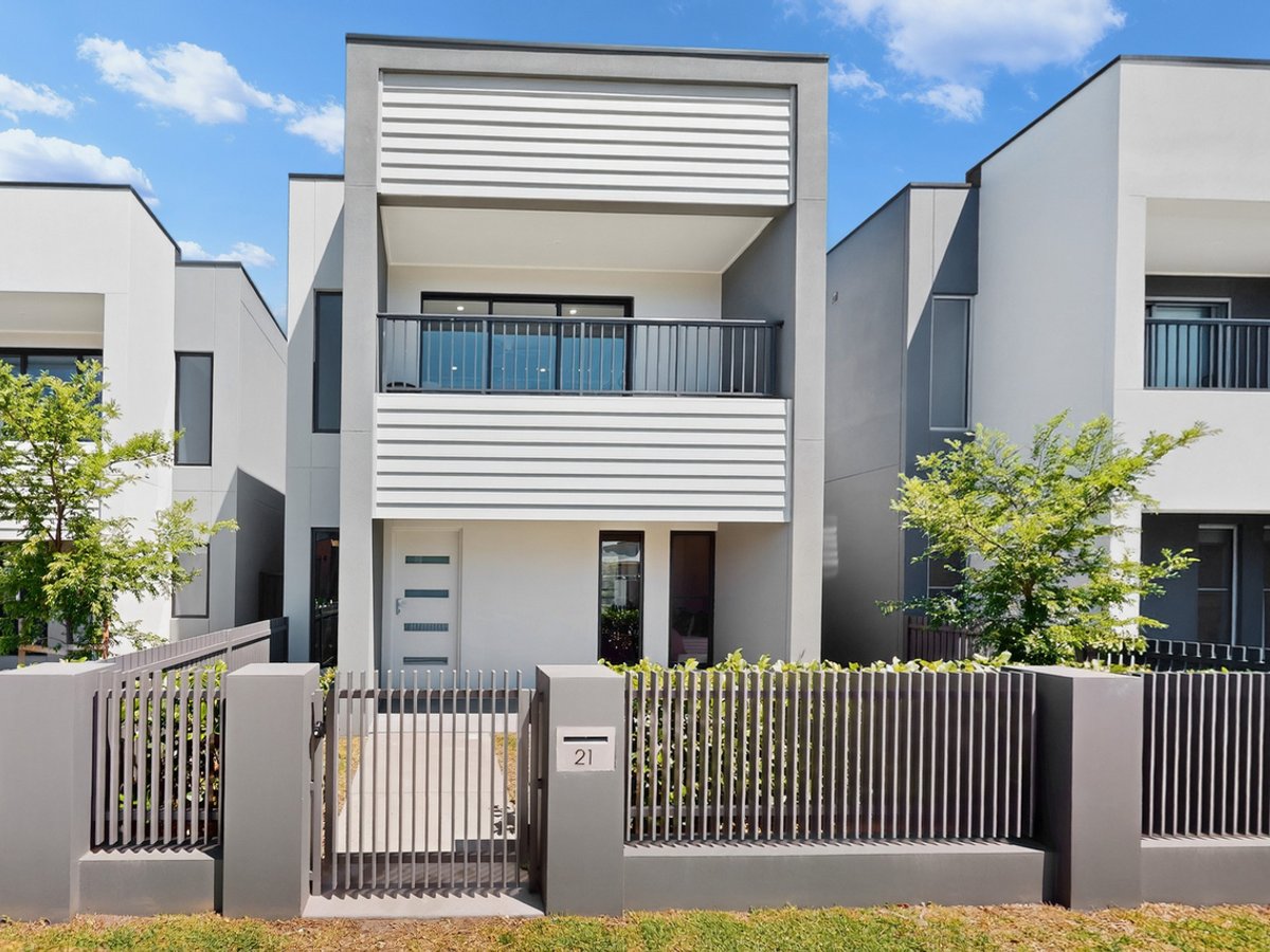 21 Jane Armytage Parade, MARSDEN PARK - Image 1