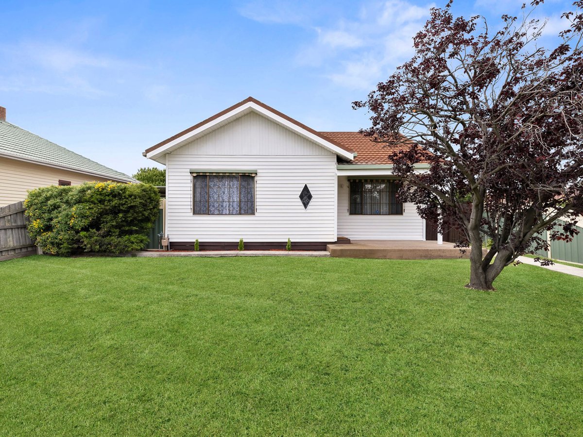 36 Cornwall Road, SUNSHINE - Image 1