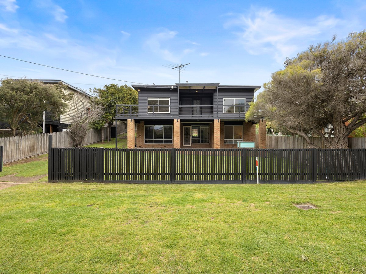 2 Diane Street, RYE - Image 1