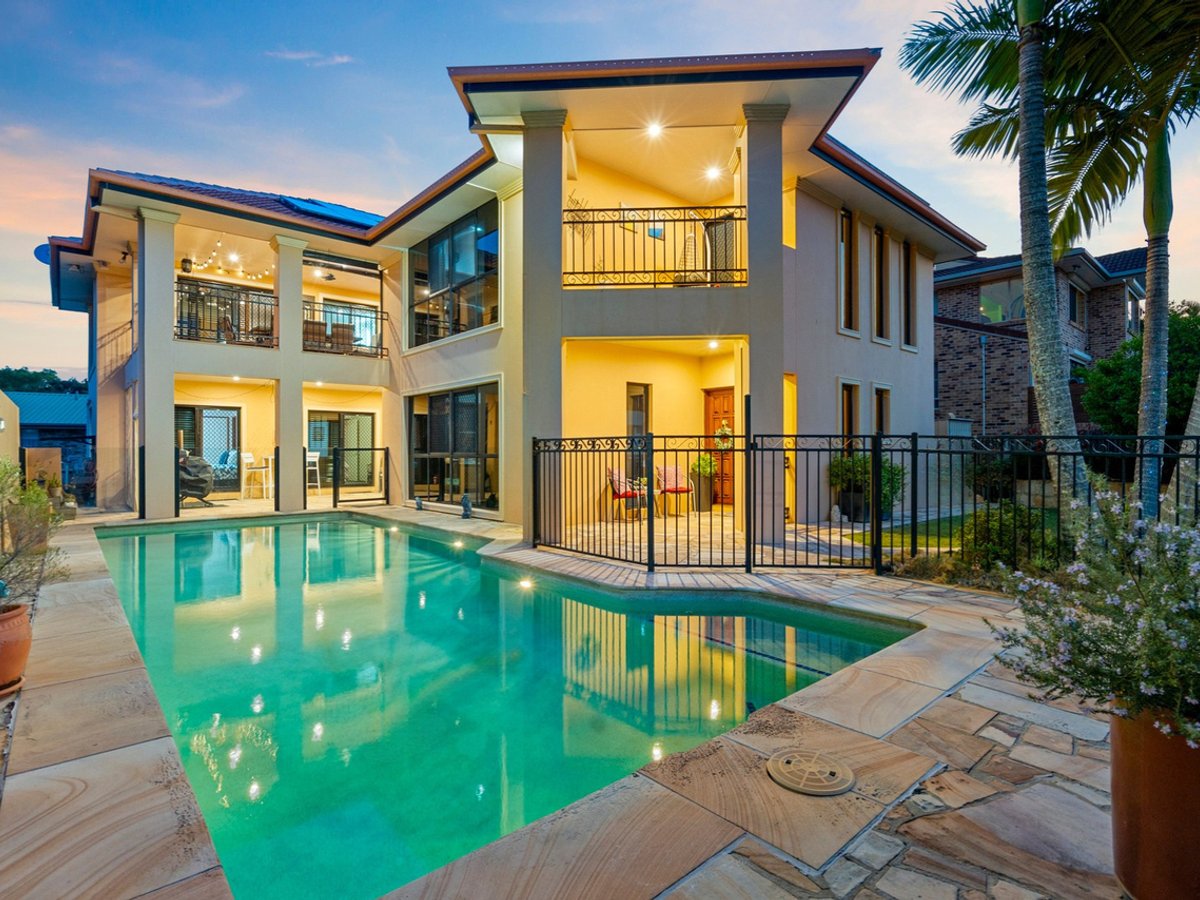 105 Bay Street, CLEVELAND - Image 1