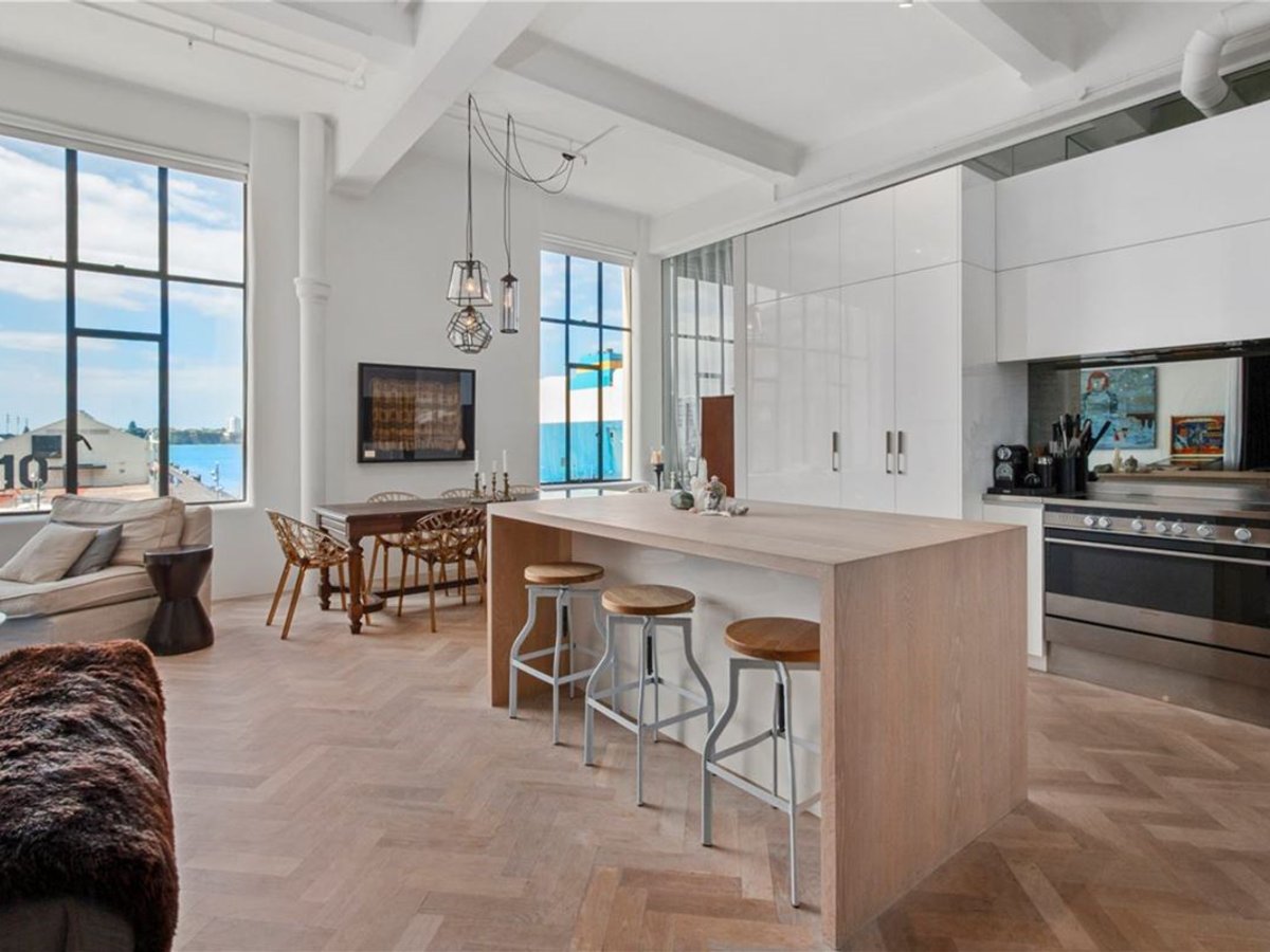 9 Melbourne Street, SOUTH MELBOURNE - Image 1