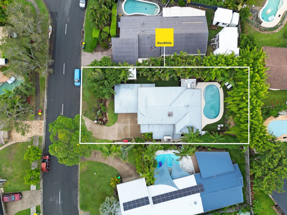 31 Huntingdale Crescent, ROBINA - Image 1