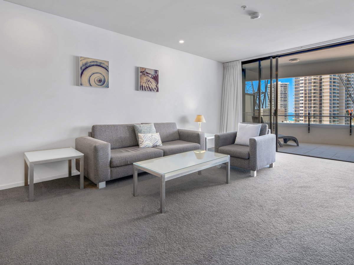 89 Surf Parade, BROADBEACH - Image 1