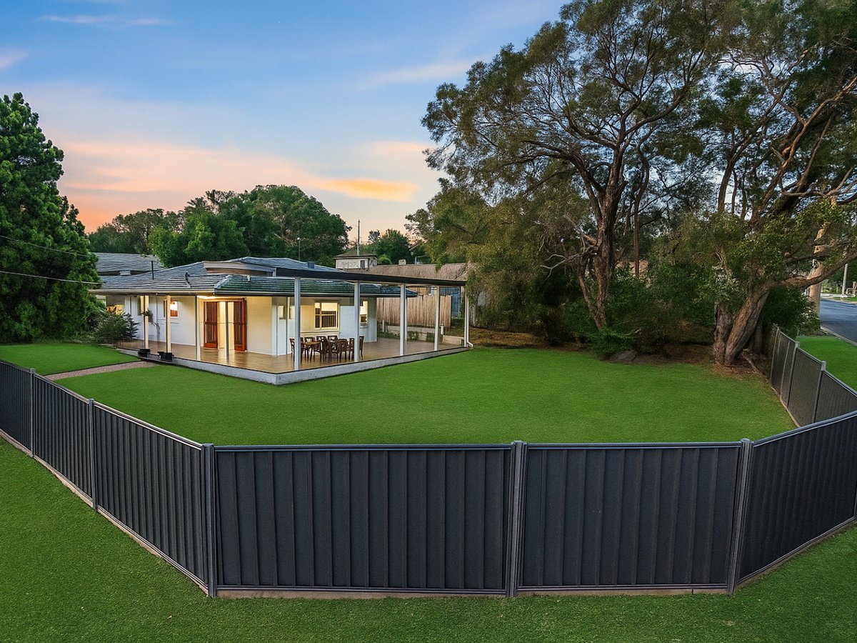 20 Dawn Crescent, THORNLANDS - Image 1