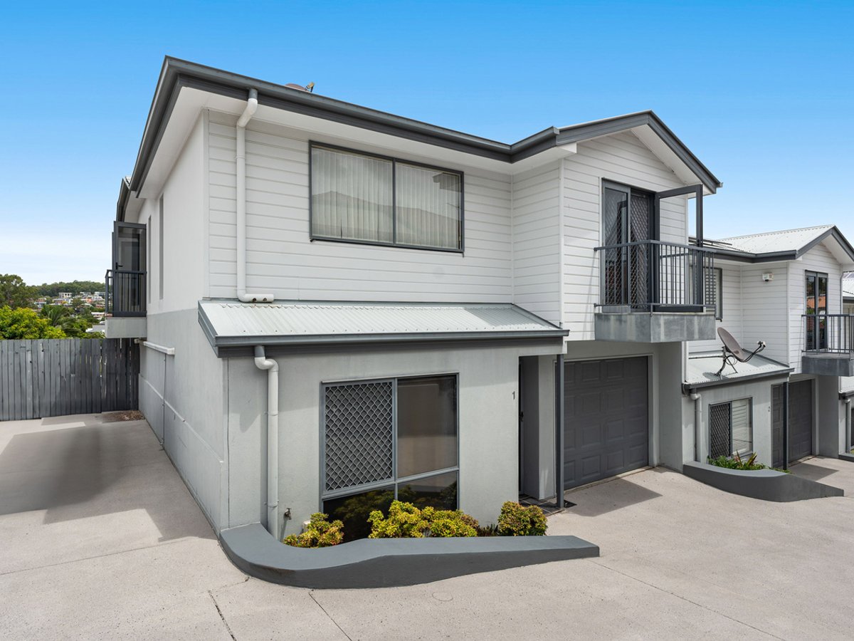 31 Birdwood Road, CARINA HEIGHTS - Image 1